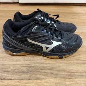 Mizuno Women’s Black and Silver Athletic Shoes